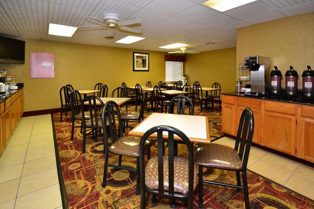Quality Inn Merriam Kansas City Εξωτερικό φωτογραφία