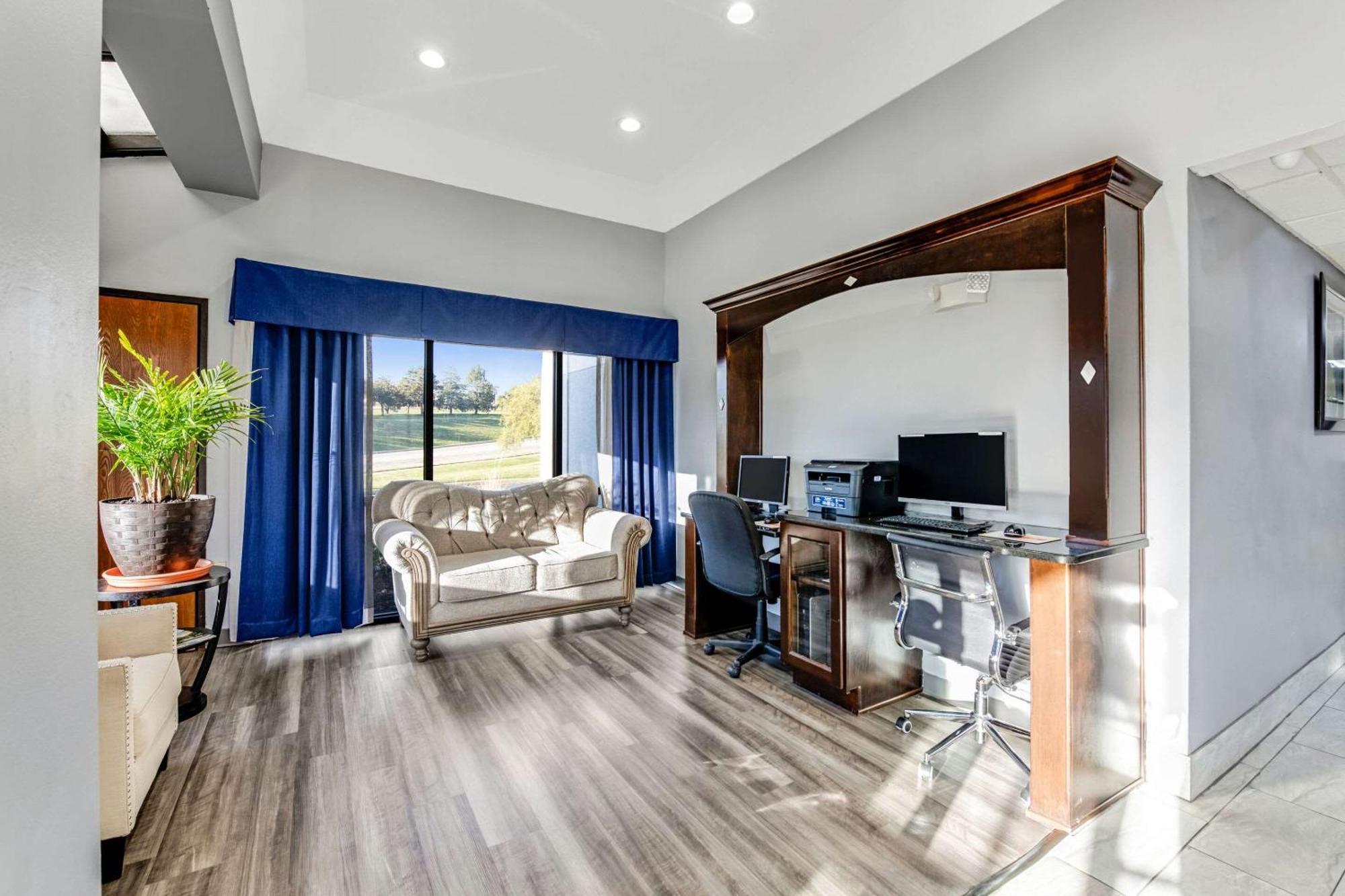 Quality Inn Merriam Kansas City Εξωτερικό φωτογραφία