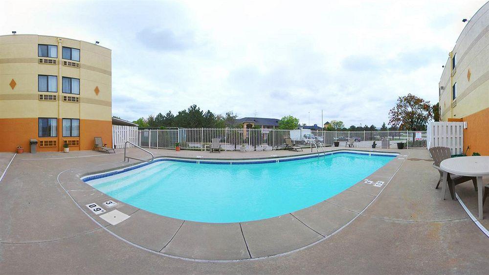 Quality Inn Merriam Kansas City Εξωτερικό φωτογραφία
